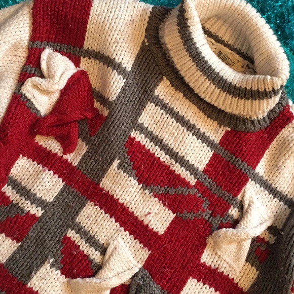 White turtleneck knit sweater red & grey stripes - Picture 2 of 7